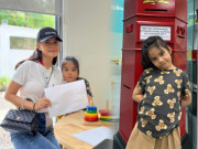 Giải trí - 2 con gái đều không học lớp 1, Phạm Quỳnh Anh nhận "cơn mưa" bình luận của dân tình