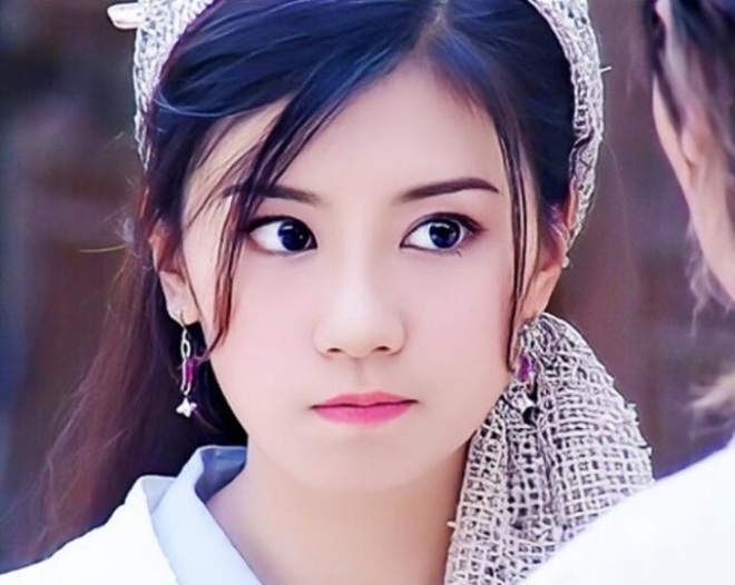 Sự nghiệp đang đỉnh cao, Giả Tịnh Văn từ bỏ để kết hôn và sinh con.