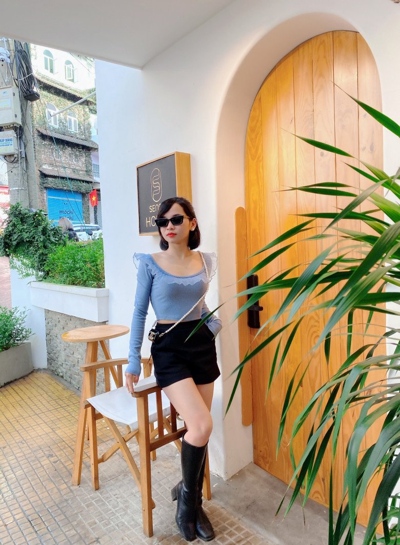  Vóc dáng chị Hương thời con gái khá nhỏ nhắn.