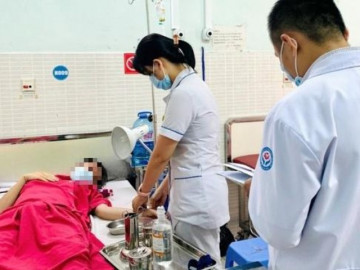 Đau bụng, sốt bất thường, thai phụ đẻ rớt con 27 tuần tuổi