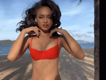 Có vòng 3 cả mét, người đẹp từng không được lên tivi vì bận đi nặng nay gặp sự cố lộ hàng