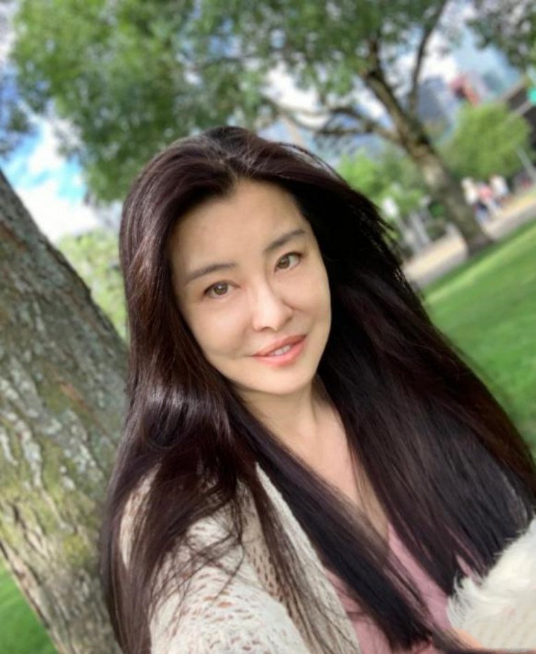 Vương Tổ Hiền từng vướng tin đồn dao kéo nhưng cô không thừa nhận.