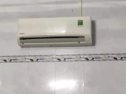 Nhà đẹp - Thấy điều hòa kêu tiếng “là lạ”, gia chủ hoảng hốt khi ngước đầu lên kiểm tra