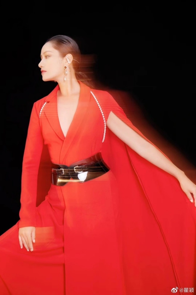 Cù Dĩnh là cái tên gây chú ý khi tham gia show Tỷ tỷ đạp gió rẽ sóng 2023.