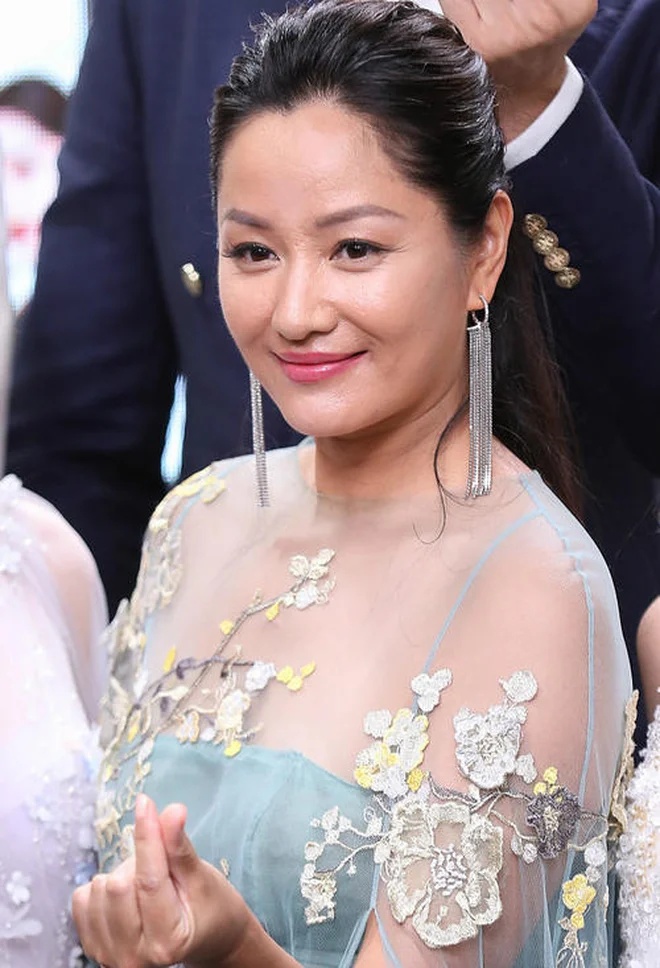 Hình ảnh hiện tại của Cù Dĩnh khiến nhiều người thất vọng.