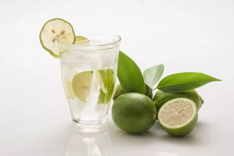 Uống nước chanh nóng hay lạnh có lợi hơn? Cách pha nước chanh cực đỉnh giúp giữ nhiều vitamin C nhất lại thơm ngon - 4