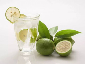 Uống nước chanh nóng hay lạnh có lợi hơn? Cách pha nước chanh cực đỉnh giúp giữ nhiều vitamin C nhất lại thơm ngon