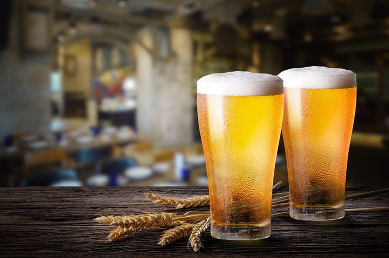 Axit uric dư thừa sẽ khiến mồ hôi và nước tiểu bốc ra mùi bia lâu ngày không uống.
