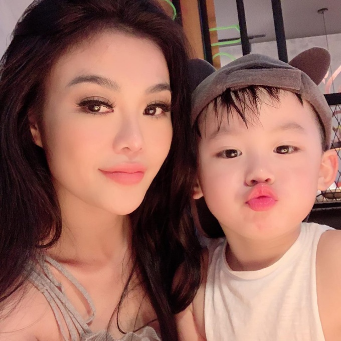 Hoa hậu ăn chơi nhất Việt Nam bị gia đình bạn trai chối bỏ vì làm mẹ đơn thân, giờ muốn xin giống để sinh thêm con - 1