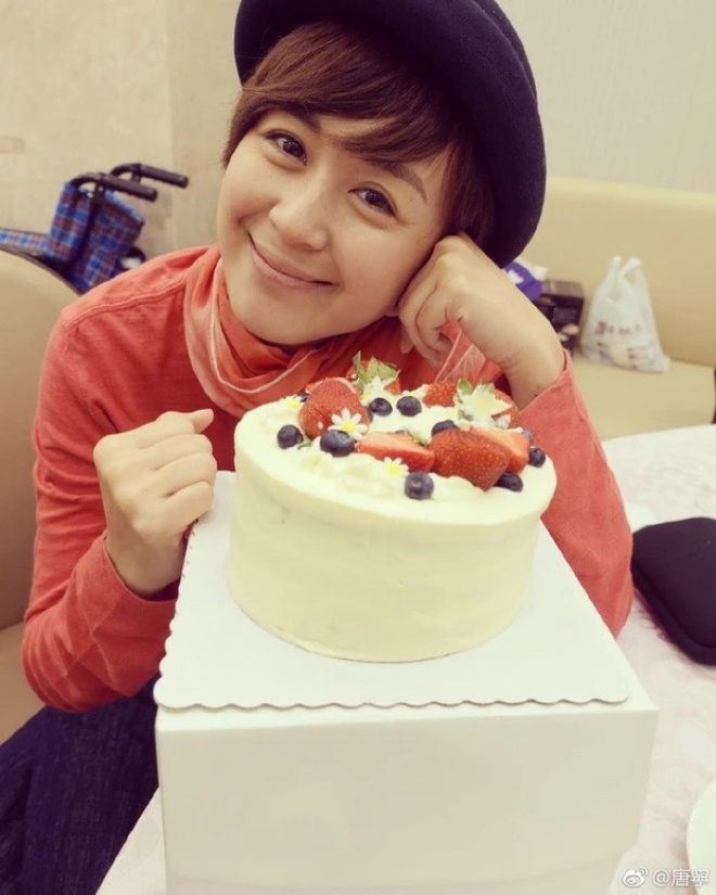 Đường Ninh hiện tại đang nỗ lực trở thành một youtuber.