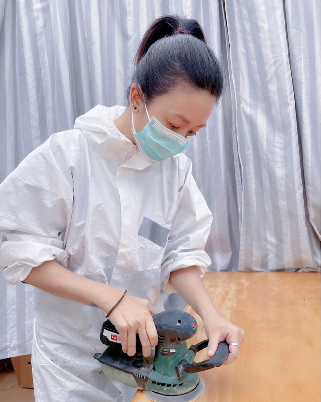 Vừa làm bố vừa làm mẹ, Đường Ninh khá vất vả.