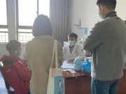 Làm mẹ - "Bố mẹ cao con cũng sẽ cao", bà mẹ nhận cái kết đắng khi con trai 15 tuổi cao 1,53m, bác sĩ chỉ ra lỗi sai