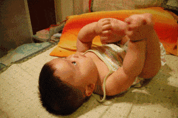 Trẻ sơ sinh có 6 mốc phát triển trước 1 tuổi, đạt 4/6 tương lai con khoẻ mạnh, thông minh - 6