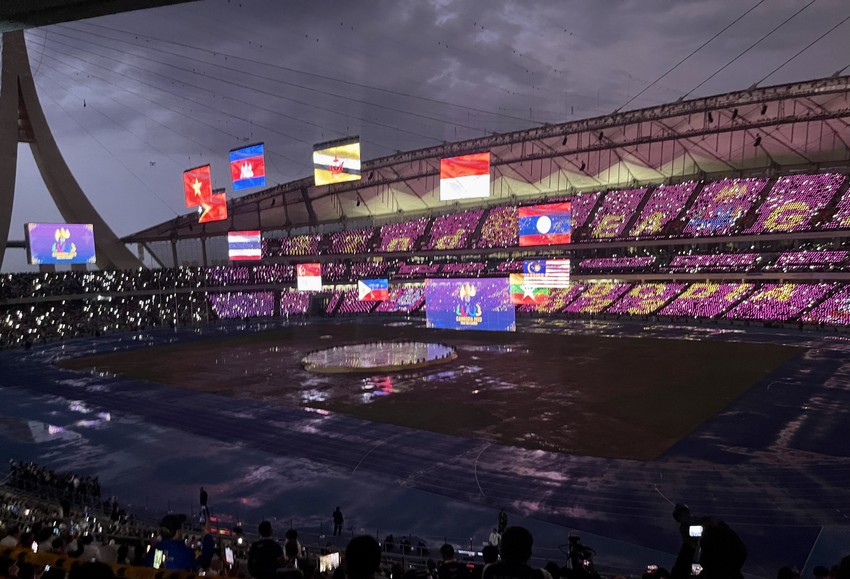 Những hình ảnh lung linh tuyệt đẹp trong lễ bế mạc SEA Games 32.