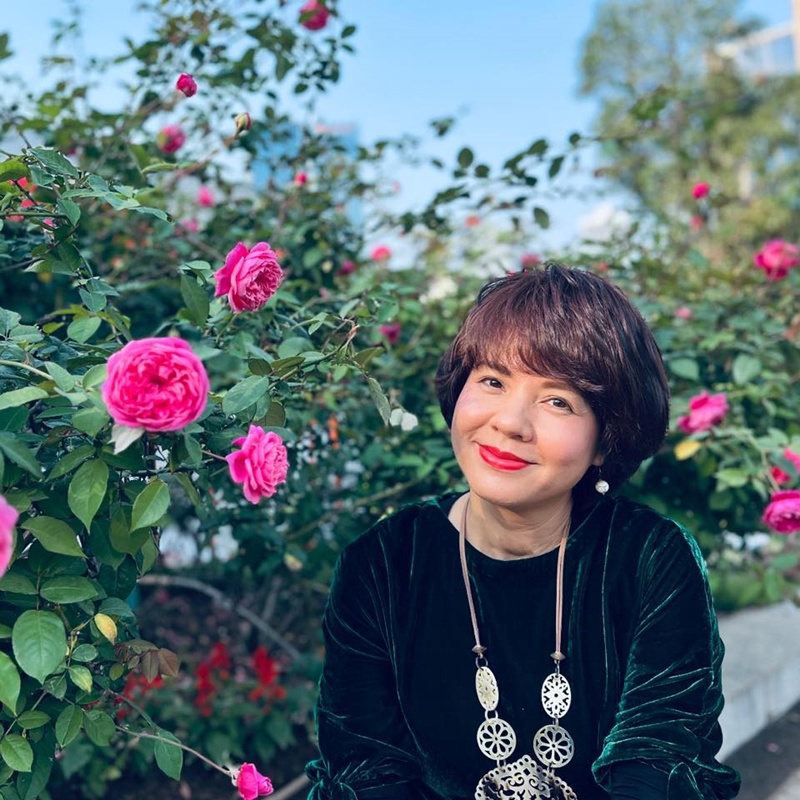 Diễm Quỳnh được đông đảo khán giả yêu mến qua các chương trình của VTV3. Hiện cô trở thành Giám đốc của Trung tâm sản xuất phim truyền hình Việt Nam.
