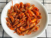 Bếp Eva - Không ngờ rang tôm chỉ cần nhúm gia vị đơn giản này tôm cũng đủ giòn, ngon lên màu đỏ đẹp