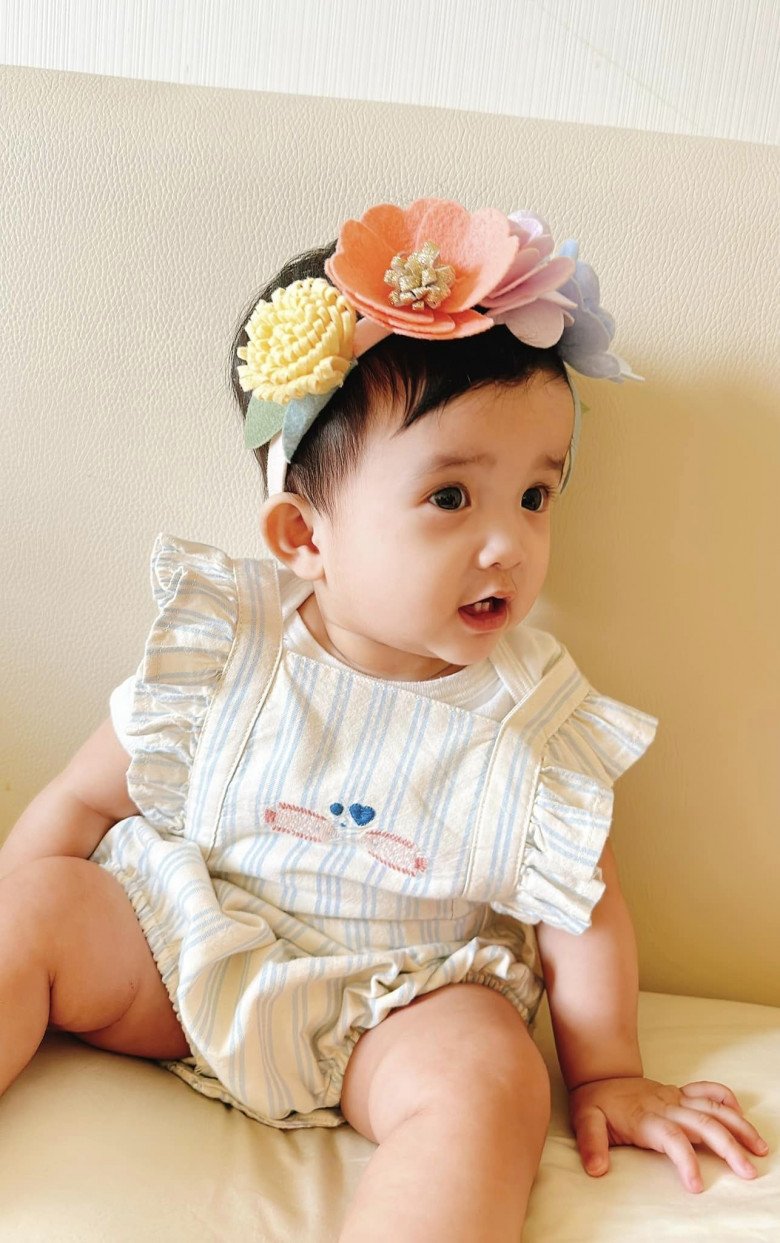 Sao Việt 24h: Con gái thứ 10 của Đỗ Mạnh Cường mắt tròn xoe xinh như búp bê, được bố nâng niu tựa công chúa - 2
