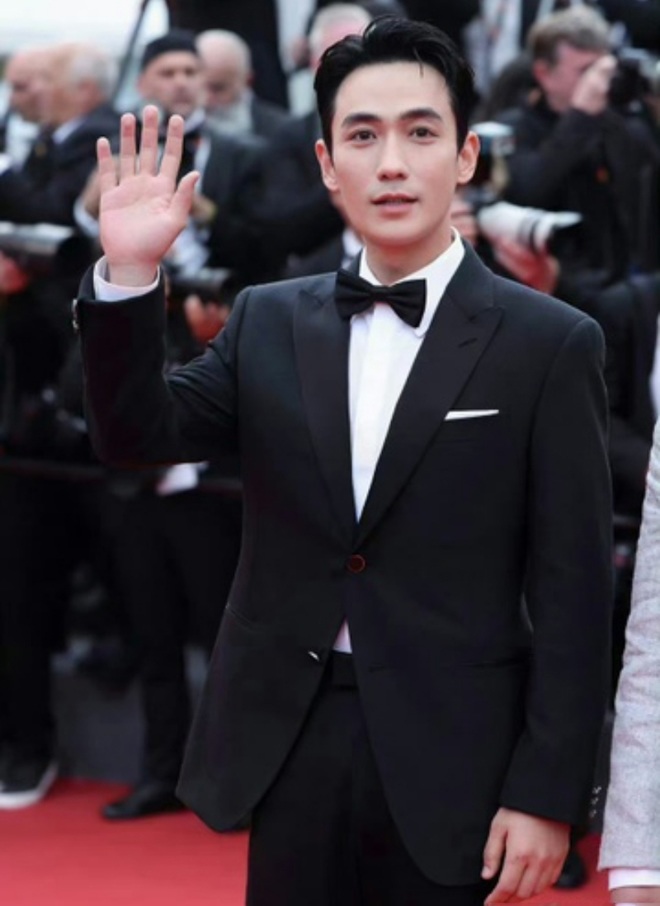 Chu Nhất Long có phim tham gia Cannes năm nay nên xuất hiện từ khá sớm. 