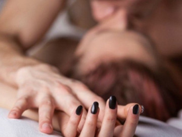 Bạn trai mãi không cưới, nhiều lần ân ái nhưng không cho chạm vào phần dưới, người phụ nữ tá hỏa trước sự thật