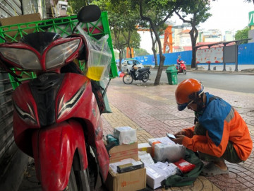 Nữ khách hàng tố shipper tự ý tăng thêm 1.000 đồng hoá đơn xôn xao MXH: Người trong cuộc lên tiếng