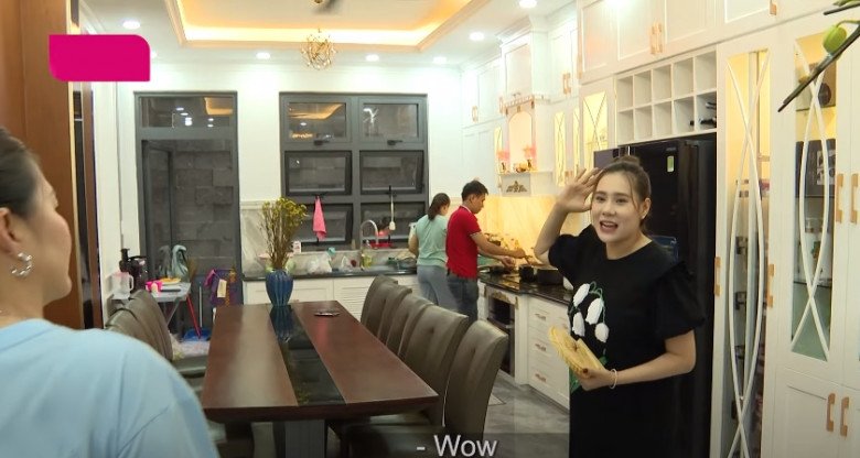 Hành trình xây dựng cơ ngơi hoành tráng cùng câu chuyện gia đình của diễn viên Hồ Bích Trâm khiến nhiều người nể phục.