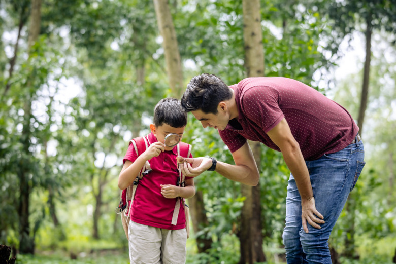 Giao tiếp cùng giáo viên bản xứ và bạn bè bằng tiếng Anh mỗi ngày qua các hoạt động vui học giúp học sinh trại hè VAS tăng cường và tự tin giao tiếp tiếng Anh sau 6 tuần.