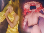 Thời trang - Show thời trang diện áo yếm hở 90% phía sau cơ thể bị "tuýt còi", đồ truyền thống bị biến tấu khó coi