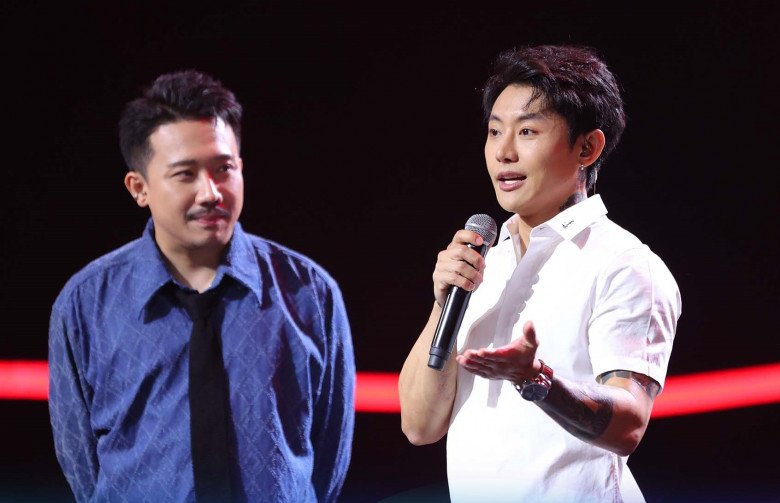 Tóc Tiên và dàn sao bật dậy khỏi ghế vì anh chàng 6 múi cơ bắp, ai ngờ đâu từng là 1 cô gái! - 12