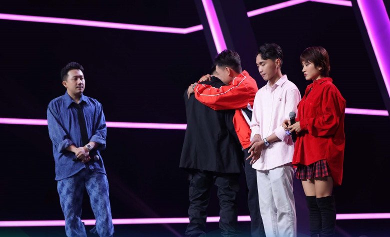 Tóc Tiên và dàn sao bật dậy khỏi ghế vì anh chàng 6 múi cơ bắp, ai ngờ đâu từng là 1 cô gái! - 19