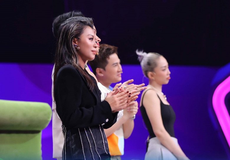 Tóc Tiên và dàn sao bật dậy khỏi ghế vì anh chàng 6 múi cơ bắp, ai ngờ đâu từng là 1 cô gái! - 20