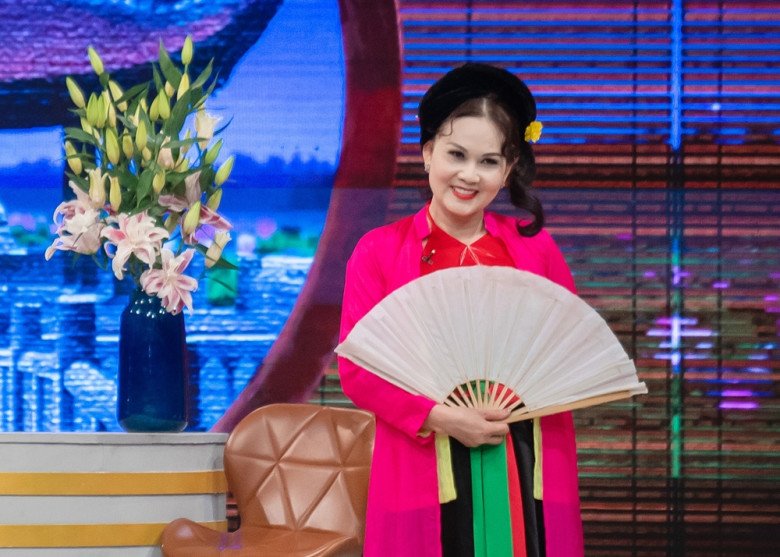 Nữ NSND đình đám làng chèo yêu chồng từ... 2 quả trứng luộc: Đám cưới nghèo, cuộc sống khó khăn khi sinh đôi - 1