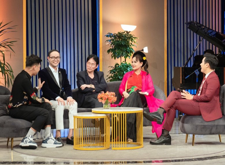 Từ những năm bao cấp chuyển sang thời kỳ đổi mới, họ chưa làm gì ngoài nghệ thuật. Cả hai chưa bao giờ nghĩ mình sẽ bỏ nghề, bởi chèo là hơi thở, là máu chảy trong mình.