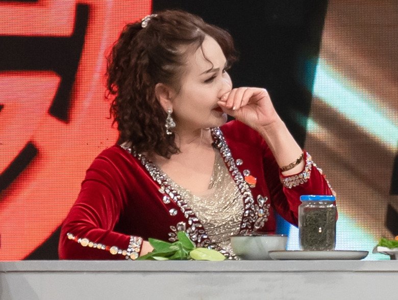 NSND Vân Quyền bồi hồi chia sẻ, chị rất tiếc khi mình quá bận rộn, quá đam mê nghề nên không có nhiều thời gian dành cho các con.