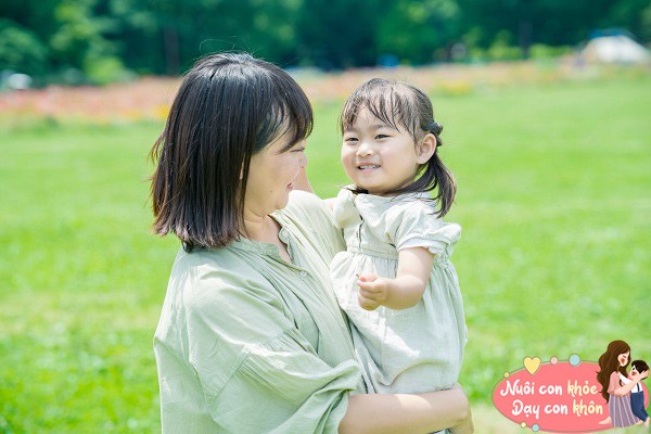 Một cách rất đơn giản khác để cải thiện chỉ số IQ là nói chuyện nhiều hơn với con.