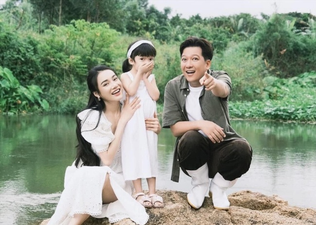 Nhã Phương vác bụng bầu đóng phim: Lần đầu được Trường Giang tới chăm, lần 2 khóc đỏ cả mắt - 1