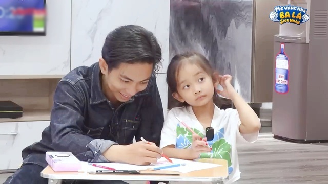 Con gái Phan Hiển còn nhỏ nhưng đã biết suy nghĩ như người lớn.