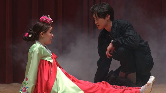 Chỉ lướt qua màn hình, amp;#34;búp bê xứ Hànamp;#34; gây ngỡ ngàng vì nhan sắc không thể tin ở tuổi 43 - 2