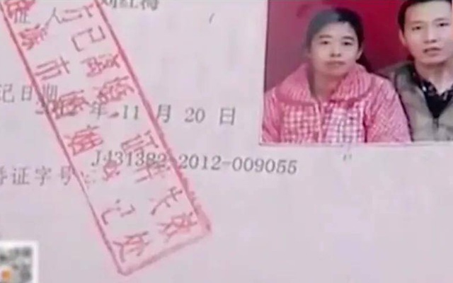 Giấy chứng nhận ly hôn của cô Lý Ngọc Mai và anh Dịch Kiến