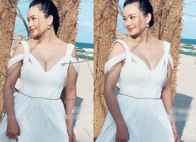 Cận cảnh gương mặt của Phan Như Thảo qua camera thường. Đặc biệt, chắc hẳn ai cũng phải tập trung ánh nhìn vào vòng 1 quyến rũ của cô. 