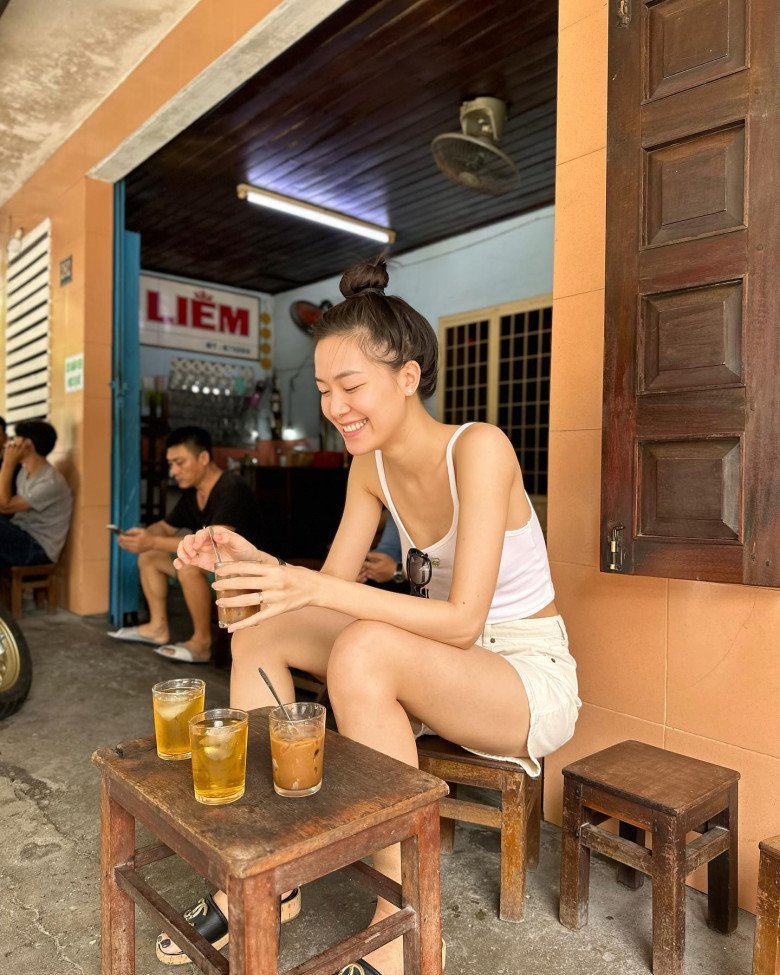 Hoa hậu Thùy Dung sau 15 năm làm rớt vương miện, U40 trẻ chấp cam thường, xuống phố không áo phòng hộ - 3