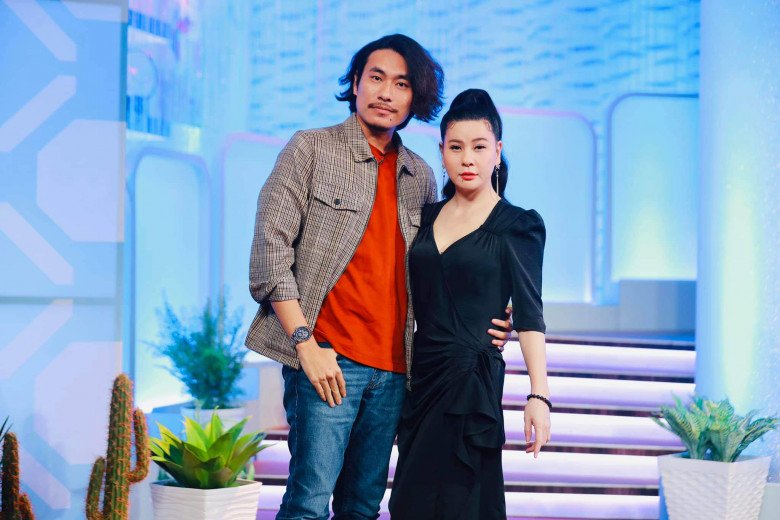 Trước đó, Kiều Minh Tuấn trông già hơn tuổi vì để râu.