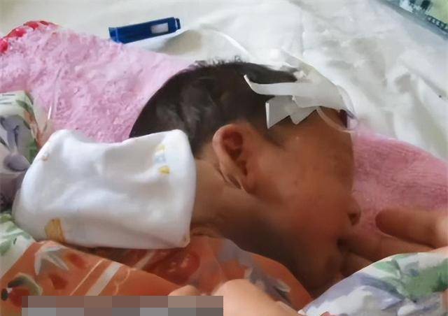 Kỳ tích: Em bé sơ sinh sống sót sau 8 ngày trong nhà xác nhờ... trần nhà dột - 1