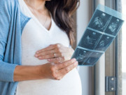 Bà bầu - Thai nhi bị khuyết tật không có tay, người mẹ đưa ra sự lựa chọn gây kinh ngạc