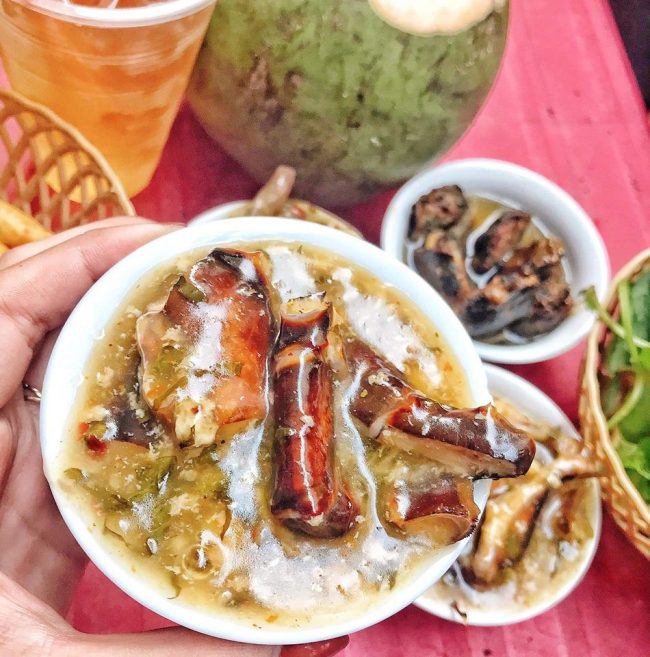 Món ăn vặt xa xỉ nhất Quảng Ninh, 50.000 đồng được 1 bát bé xíu nhưng vẫn đông khách nườm nượp - 3