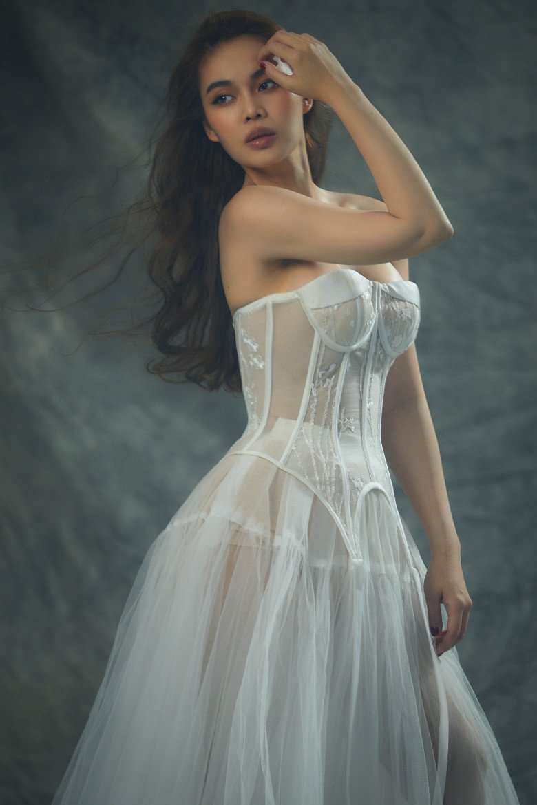 Những năm gần đây, Giang Hồng Ngọc dành nhiều thời gian cho gia đình. Sau khi kết hôn, cô sinh bé trai, đặt tên ở nhà là Cà Rốt. Hiện con trai của Giang Hồng Ngọc đã 4 tuổi.