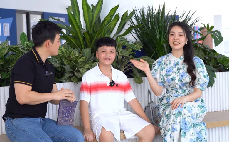 Nữ BTV VTV là đại gia của vợ NSND Công Lý: Lộ ảnh đời thường, giấu chồng nhưng công khai quý tử điển trai - 16