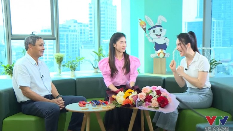 Nữ BTV VTV là đại gia của vợ NSND Công Lý: Lộ ảnh đời thường, giấu chồng nhưng công khai quý tử điển trai - 10