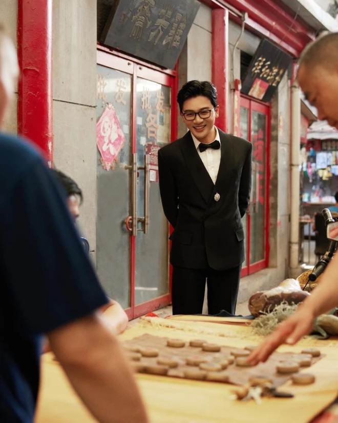 Anh quá đẹp trai và lịch lãm.