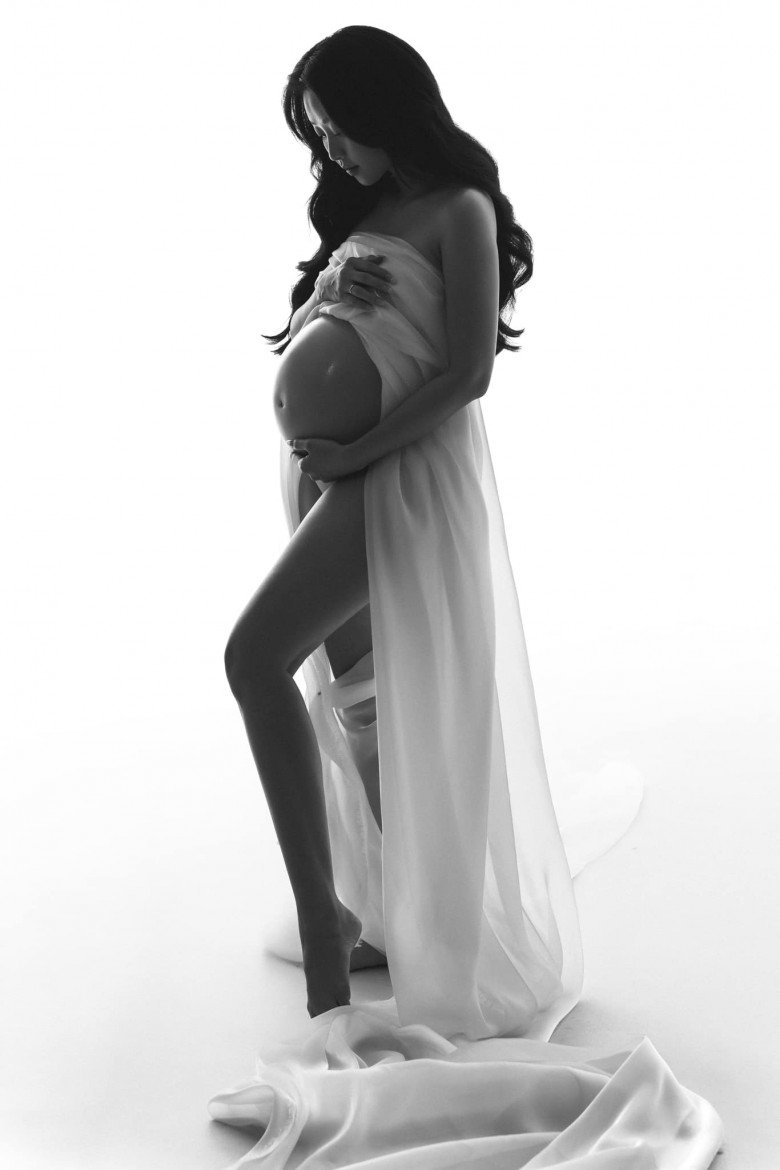 Những ngày này, MC Liêu Hà Trinh vừa bước sang tuần 37 của thai kỳ.