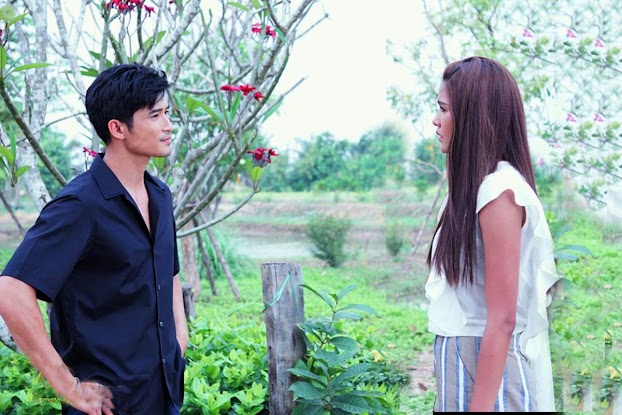 Tôi đứng như trời trồng, đúng là sét đánh ngang tai. (Ảnh minh họa)